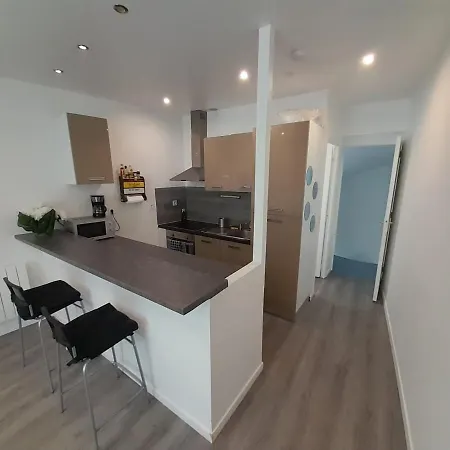 Appartement Confortable Proche Centre Ville Et Mer アパート *